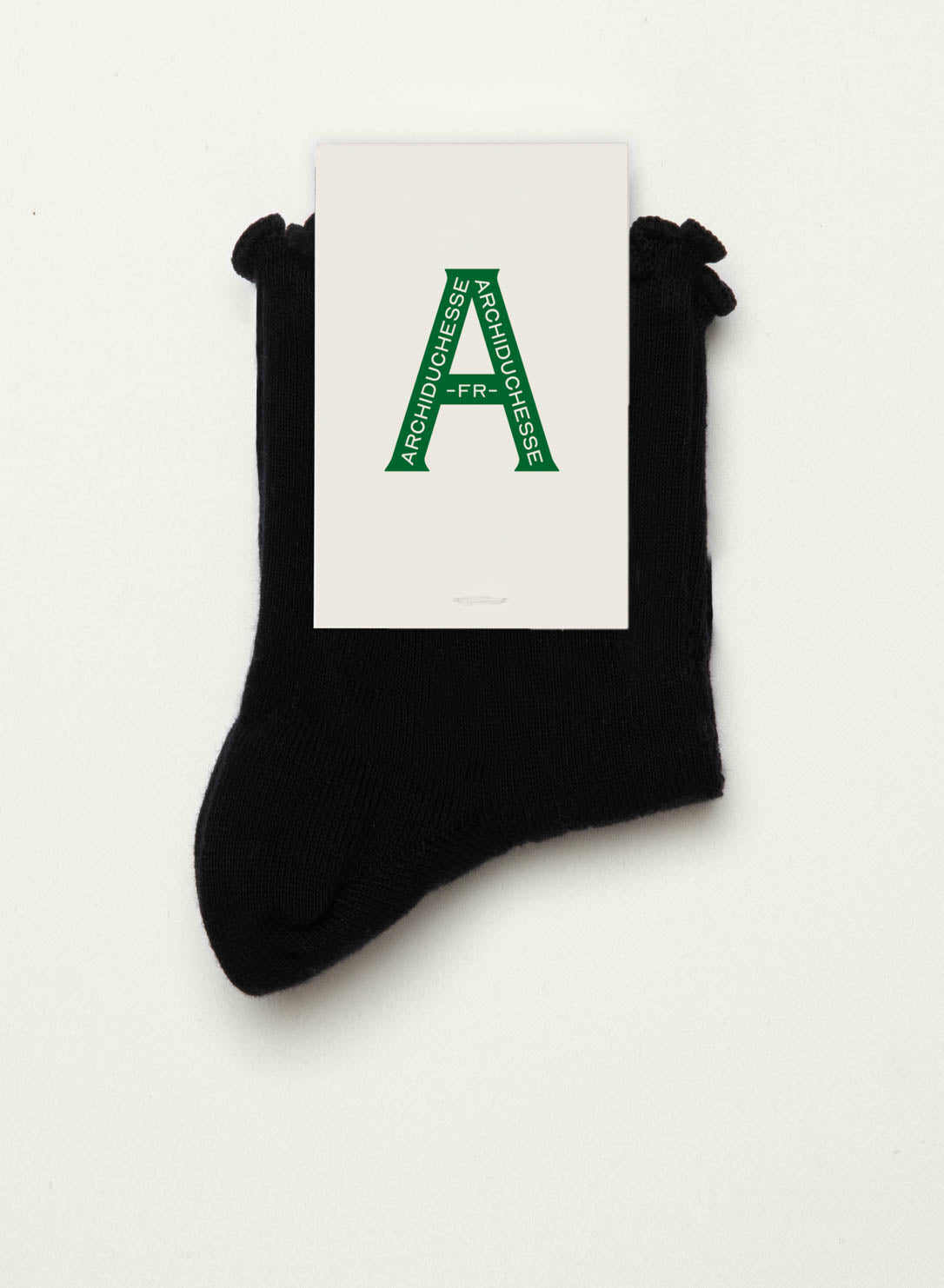 archiduchesse-collerettes-noir-r-glisse-chaussettes-courtes-ajour-es-noires image 3