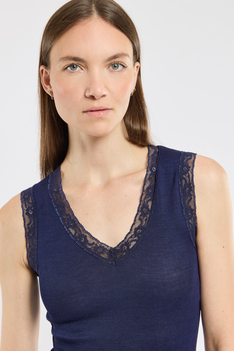 armor-lux-d-bardeur-femme-laine-70-et-soie-30-col-v-dentelle image 2