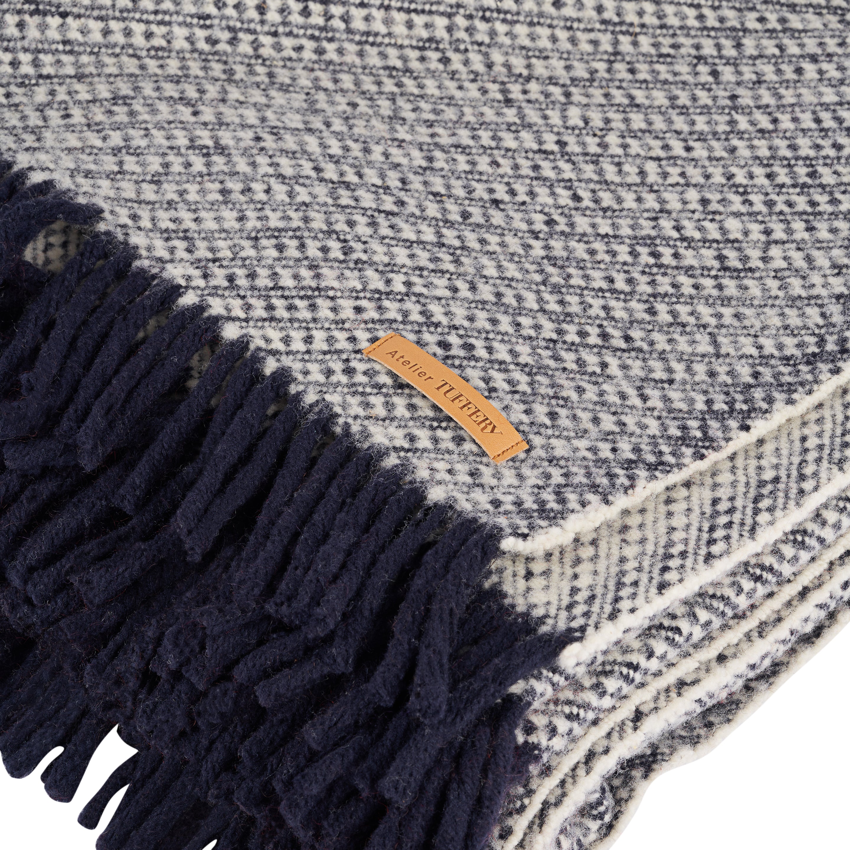 atelier-tuffery-plaid-laine-naturelle-loz-re-grosse-c-te image 2
