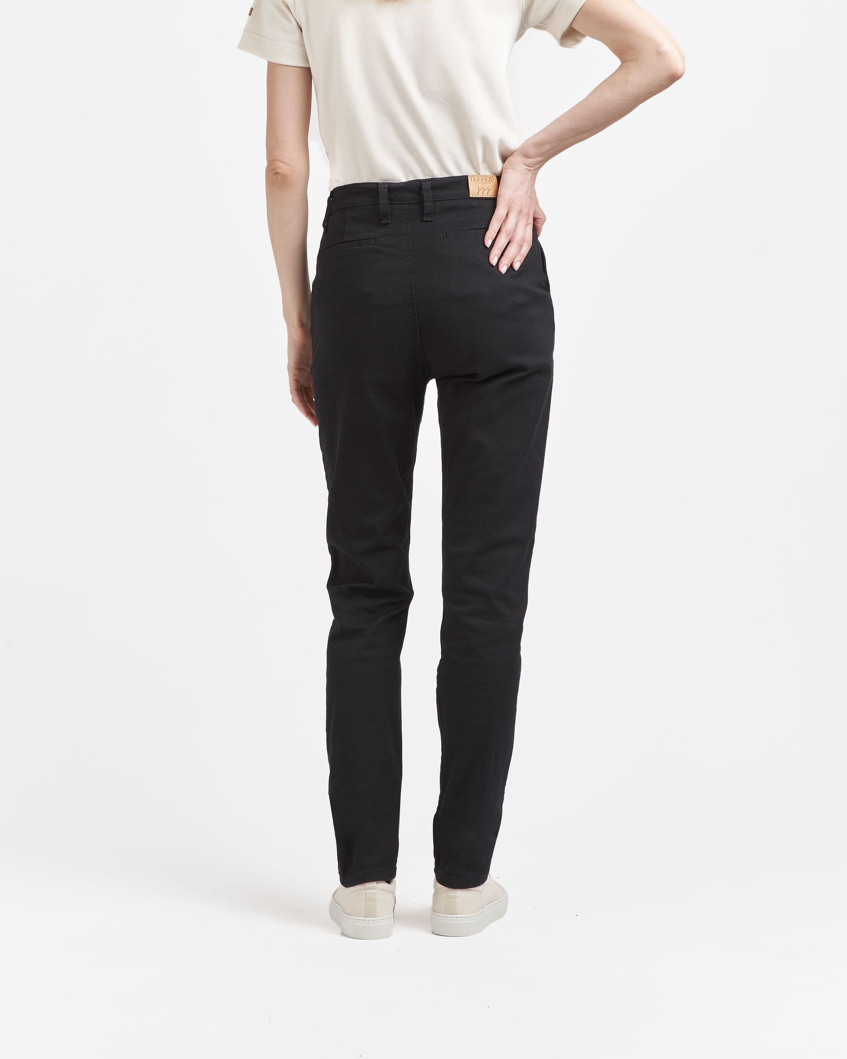 atelier-tuffery-l-onie-chino-femme-ajust-taille-haute-noir image 4