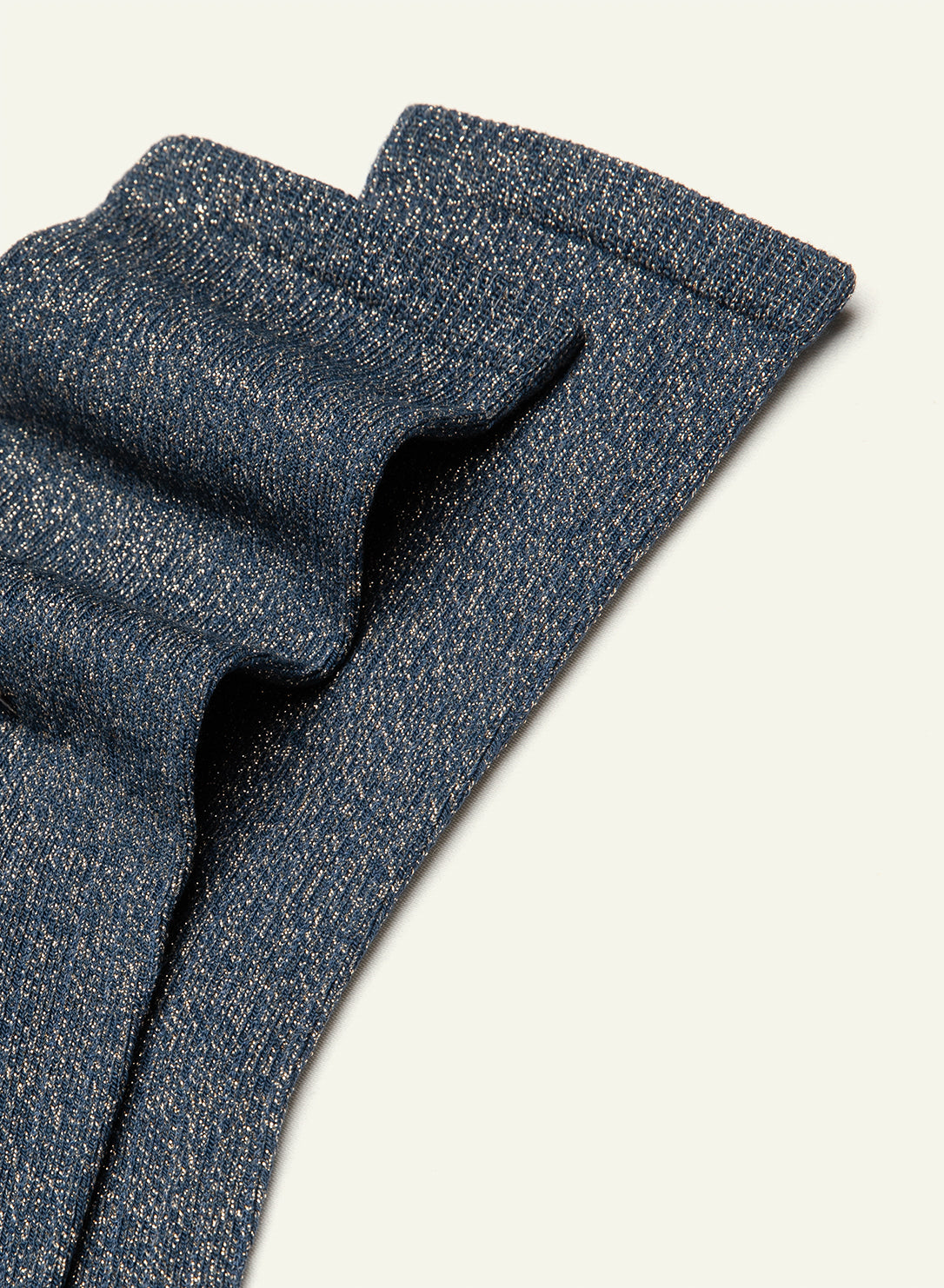 archiduchesse-paillet-e-bleu-berg-re-chaussettes-courte-lurex image 4
