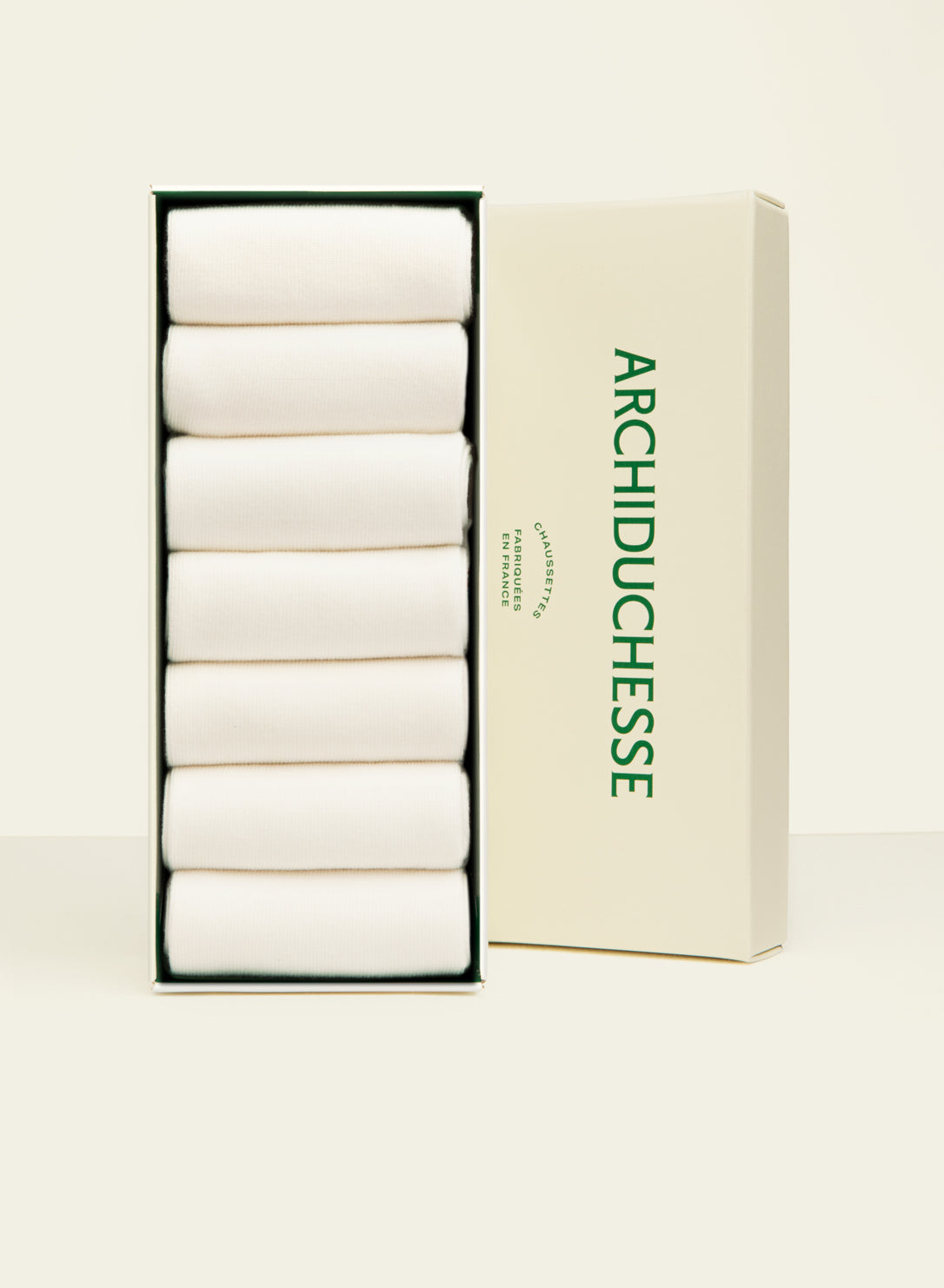 archiduchesse-semainier-de-ville-blanc-mouton-chaussettes-mi-hautes-coton image 1