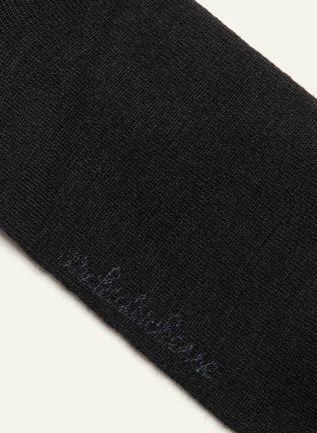 archiduchesse-de-laine-chaussettes-mi-hautes-noir-en-laine-m-rinos image 4