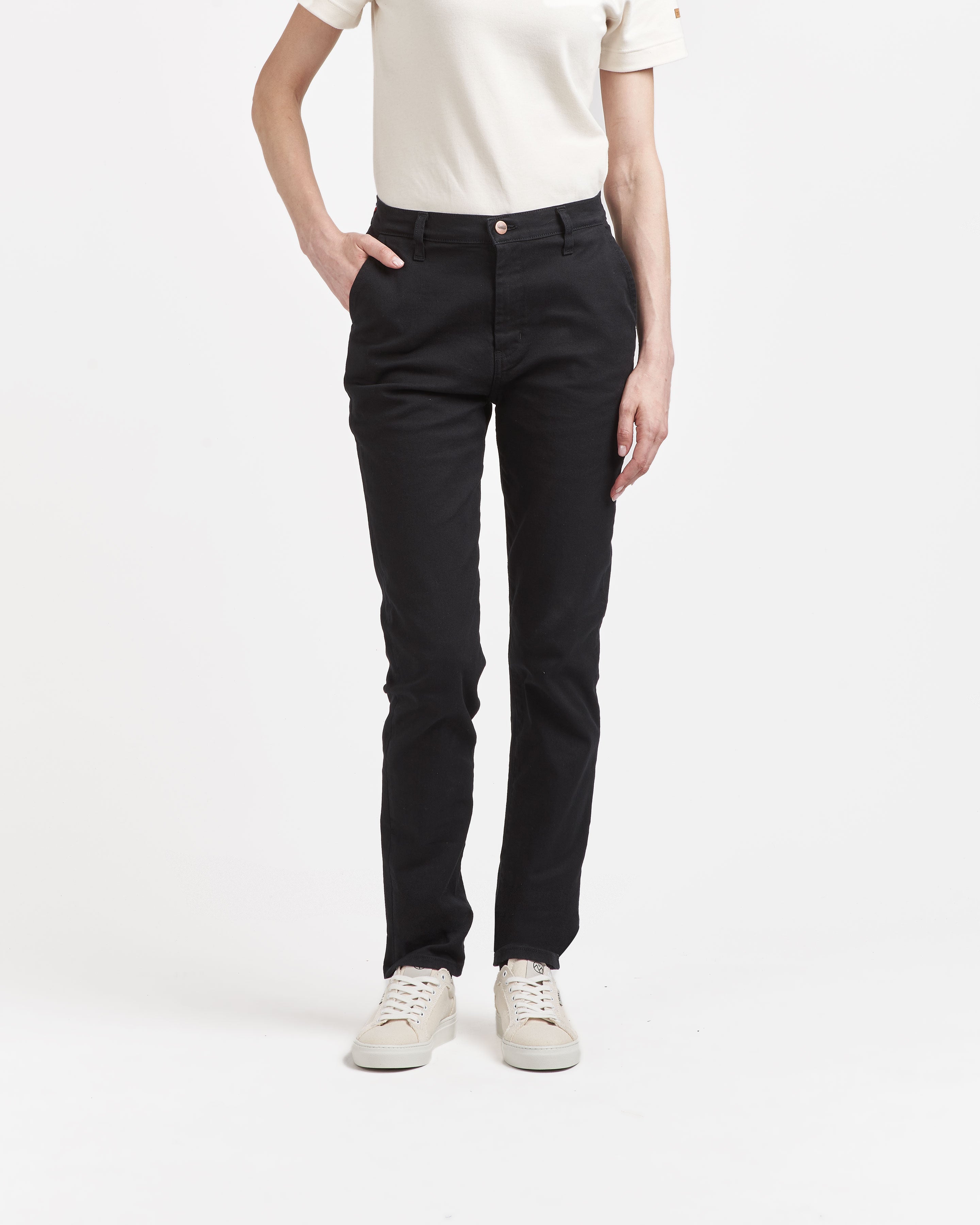 atelier-tuffery-l-onie-chino-femme-ajust-taille-haute-noir image 2
