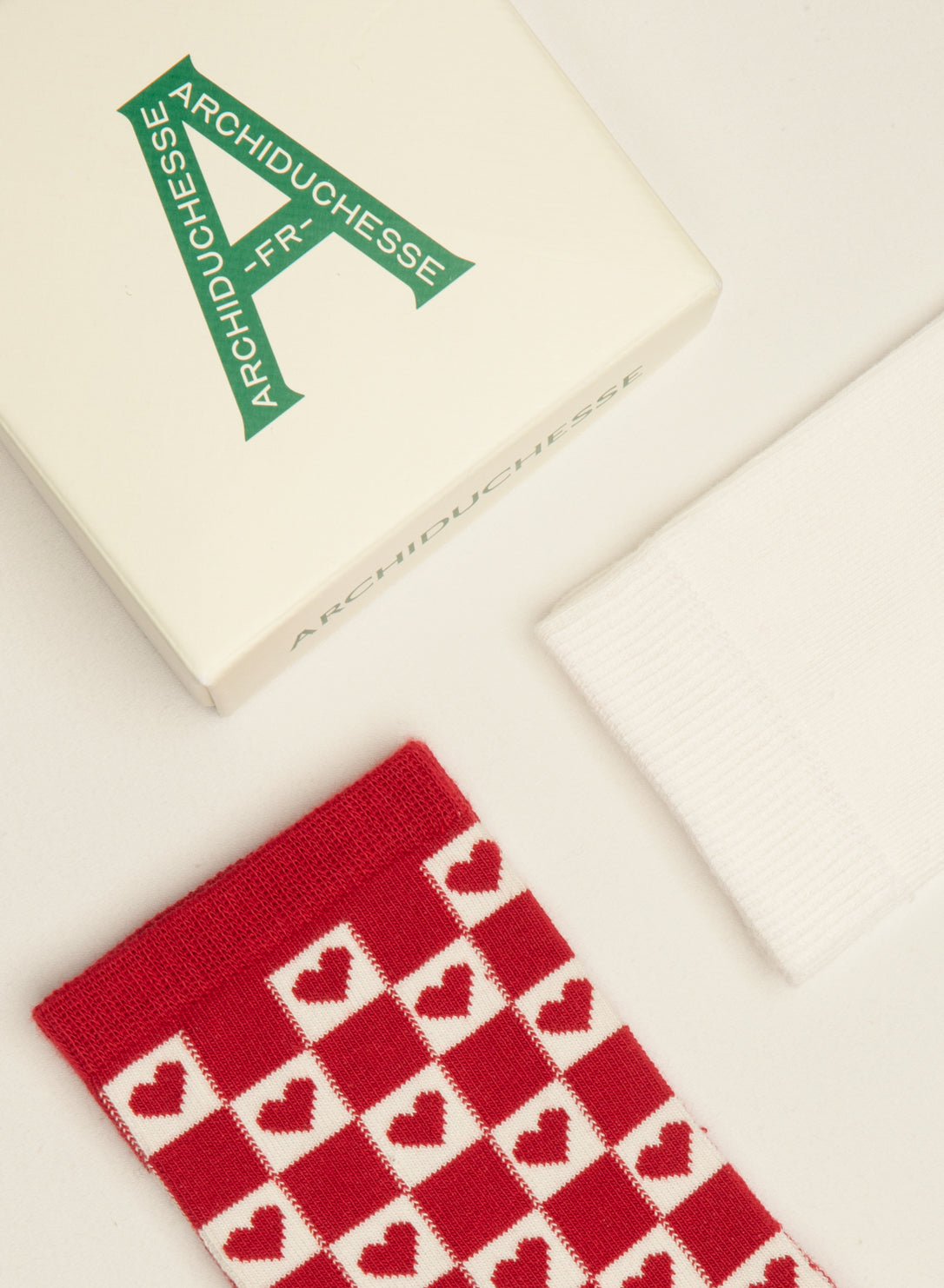 archiduchesse-duo-amour-crois-blanc-mouton-coffret-2-chaussettes-courtes-coton image 2