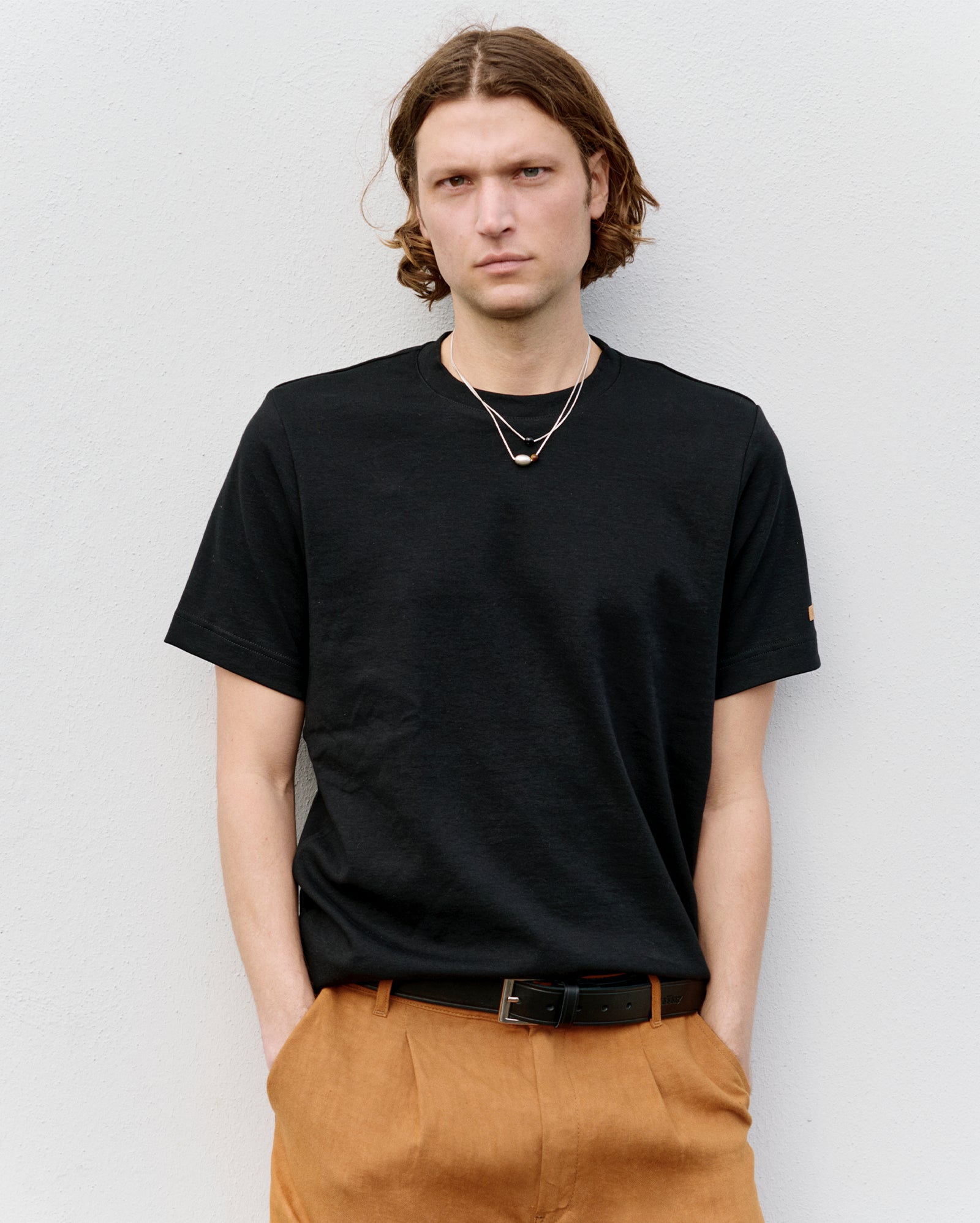 t-shirt-atelier-tuffery-homme-coton-bio-noir-coupe-droite image 2
