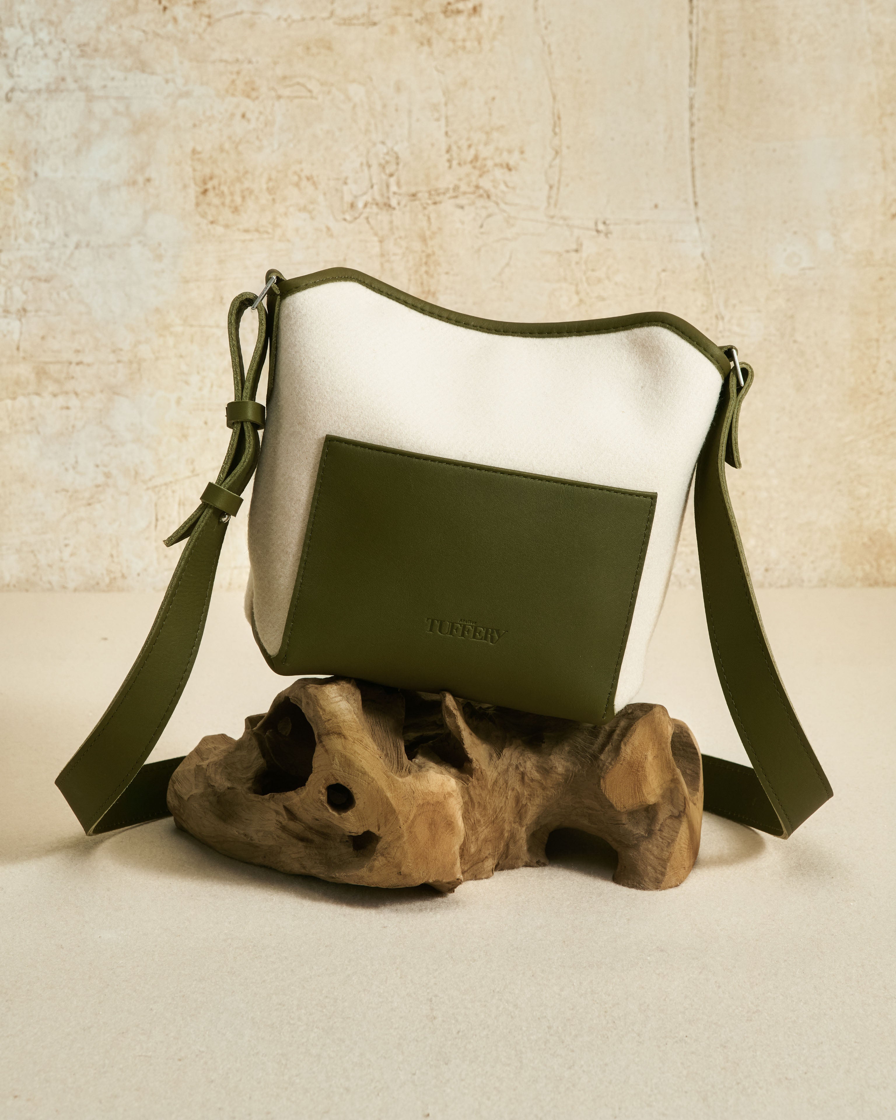atelier-tuffery-sac-bandouli-re-cuir-et-laine-fran-aise-cru image 2