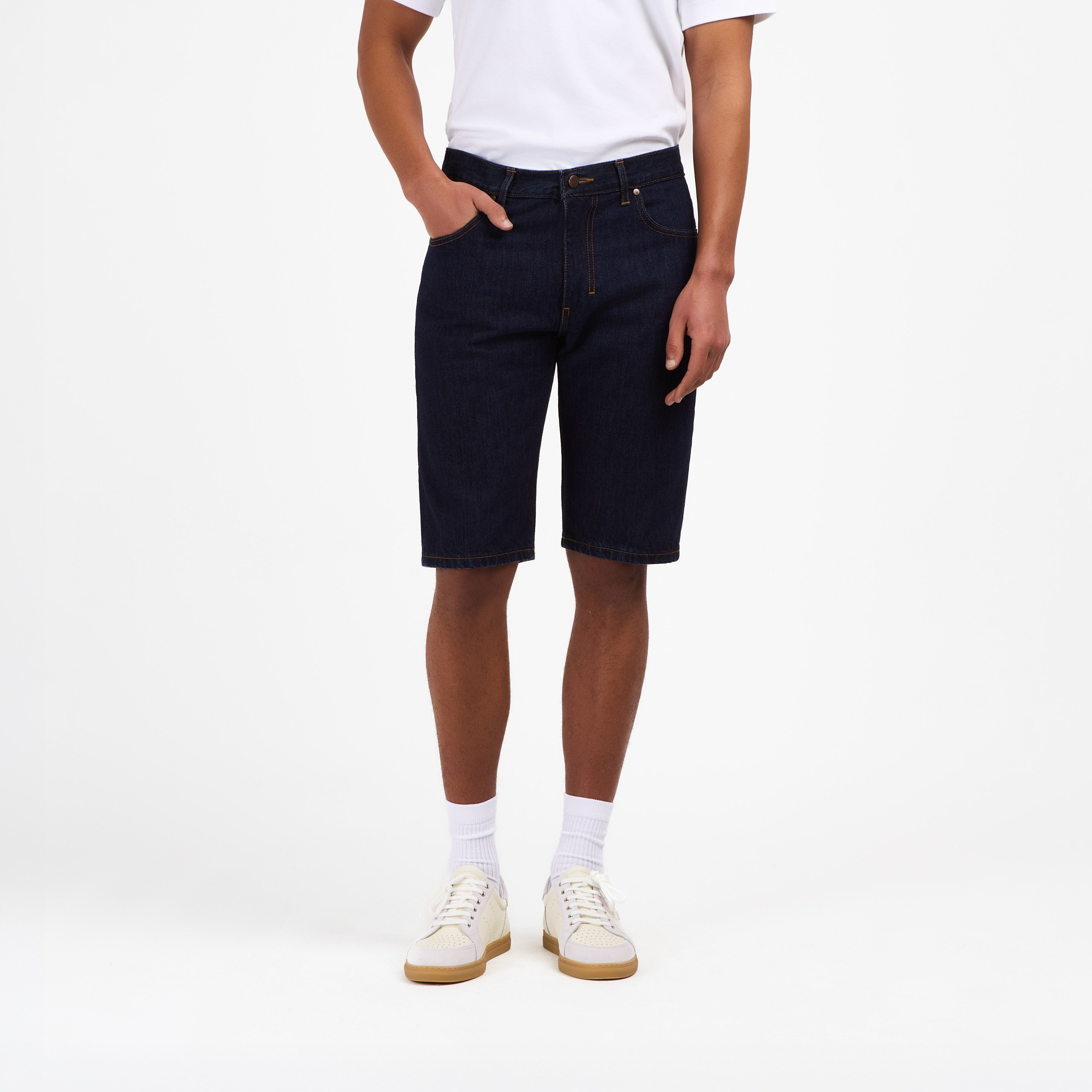 atelier-tuffery-marius-short-homme-en-jean-brut-coupe-droite-genou image 2