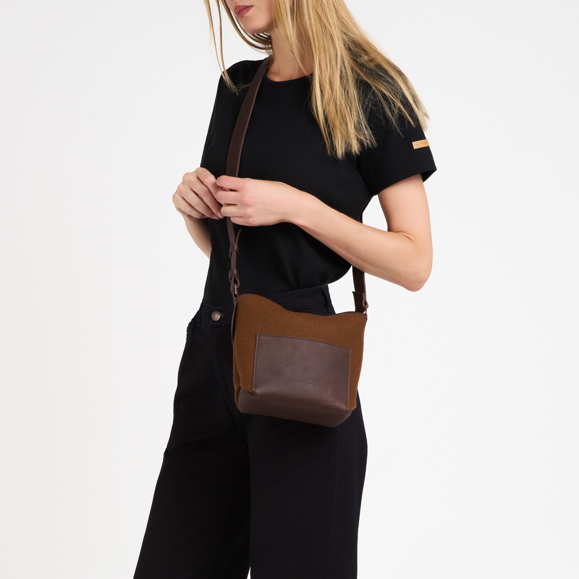 atelier-tuffery-sac-bandouli-re-chocolat-cuir-pleine-fleur-laine-fran-aise image 4