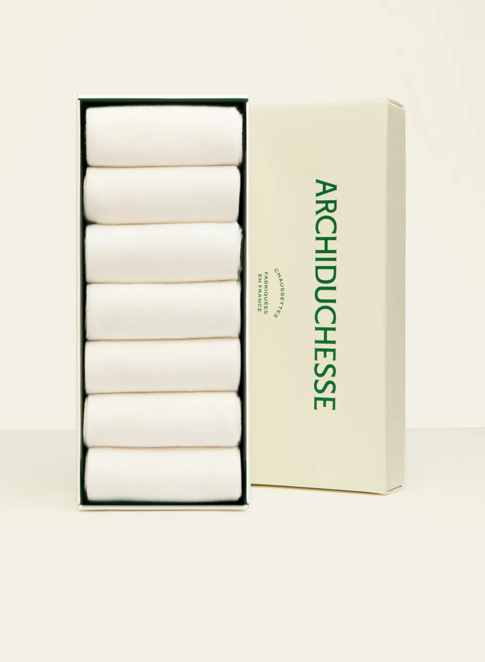 archiduchesse-semainier-de-ville-blanc-mouton-chaussettes-mi-hautes-coton image 1