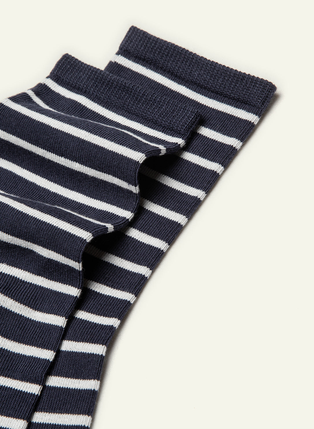 archiduchesse-courte-b-nodet-bleue-chaussettes-fantaisie-marini-re image 3