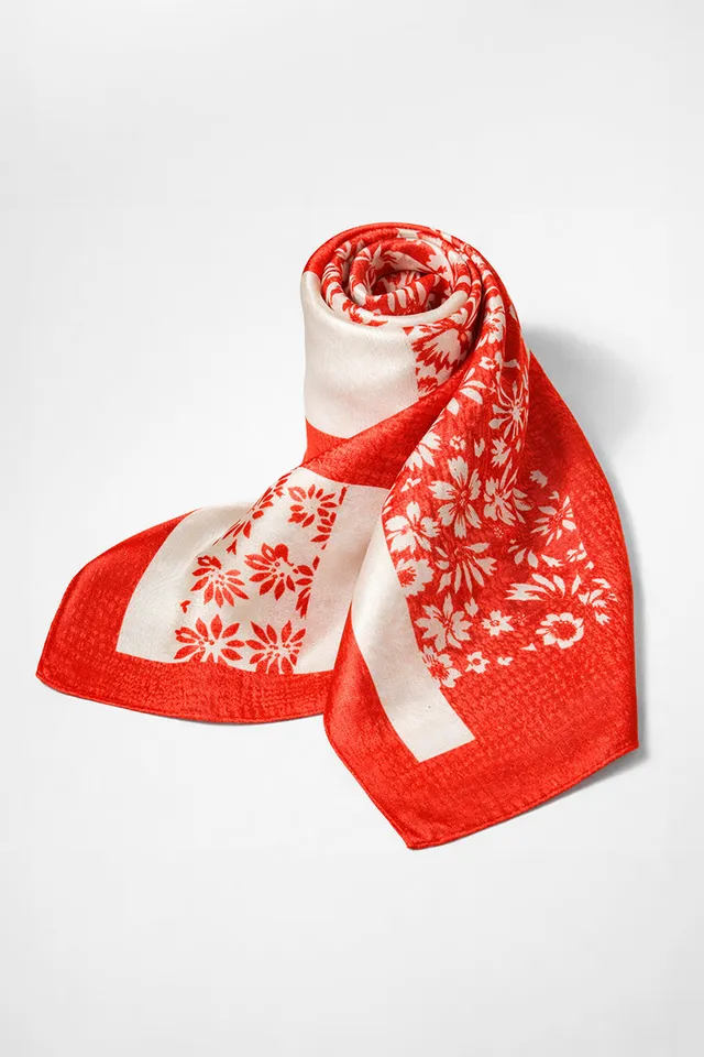 armor-lux-foulard-carr-lin-et-coton-fleuri-70x70cm image 1