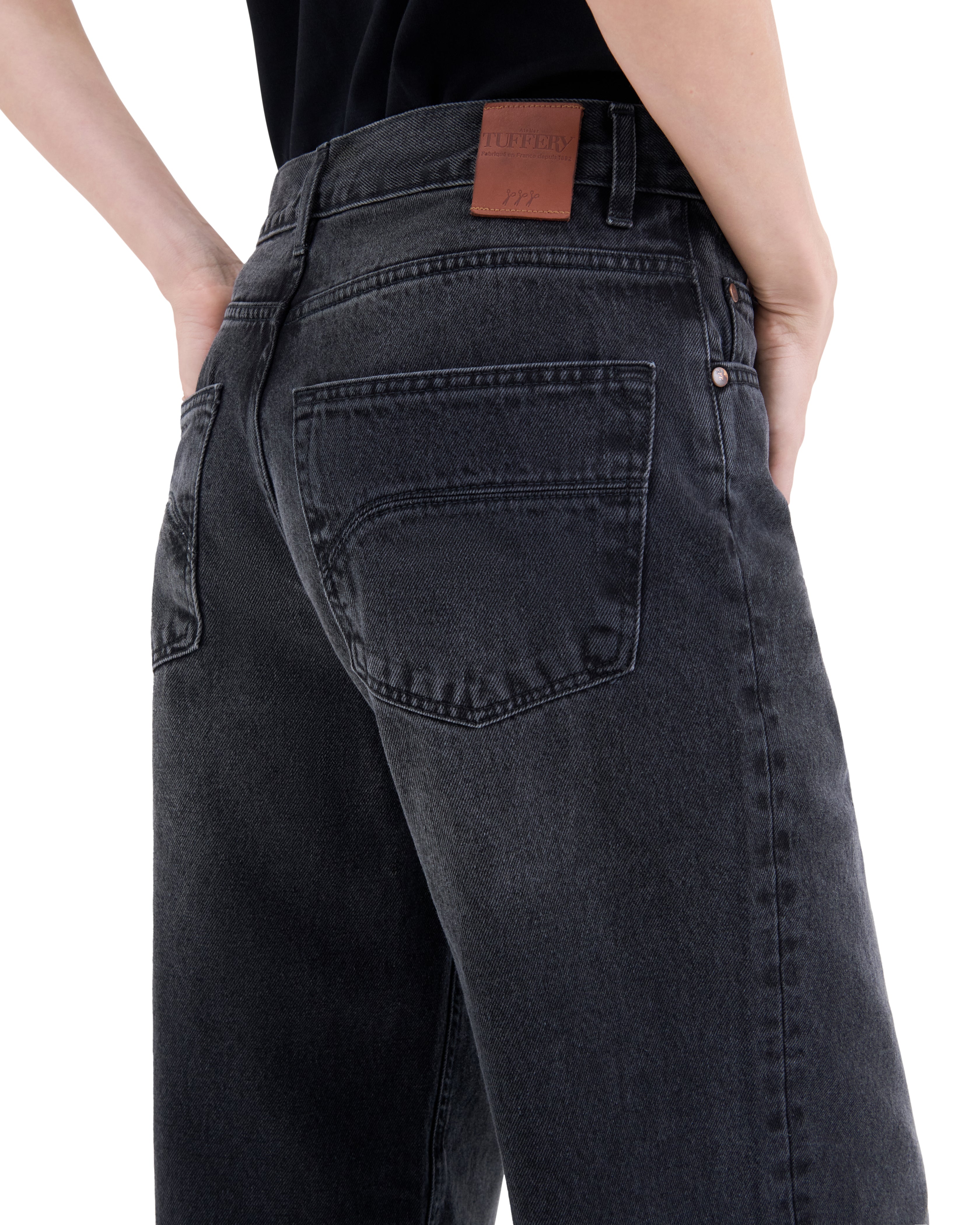 atelier-tuffery-jean-femme-baggy-gaspard-noir-d-lav image 2