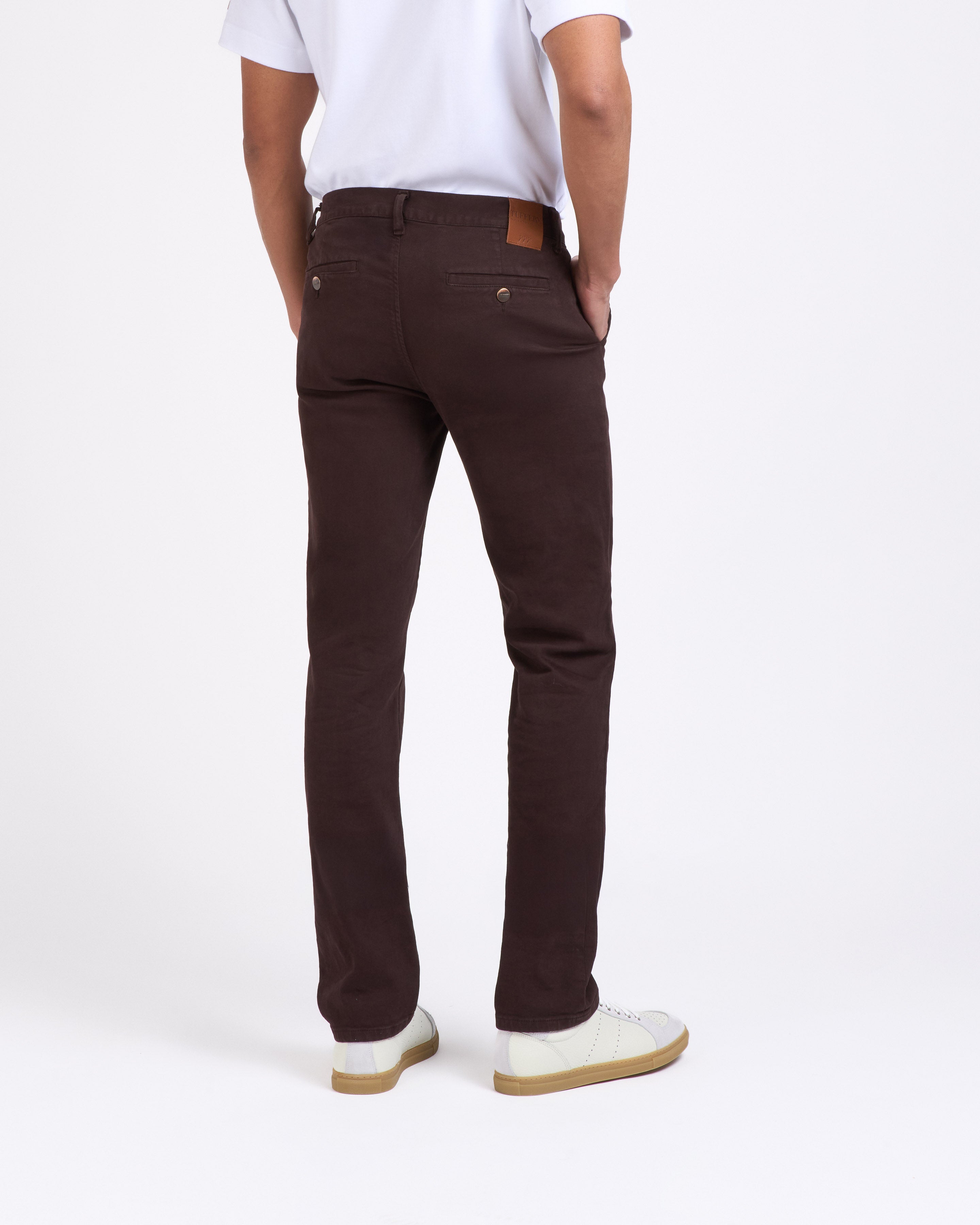 atelier-tuffery-ernest-chino-homme-droit-ajust-marron image 4