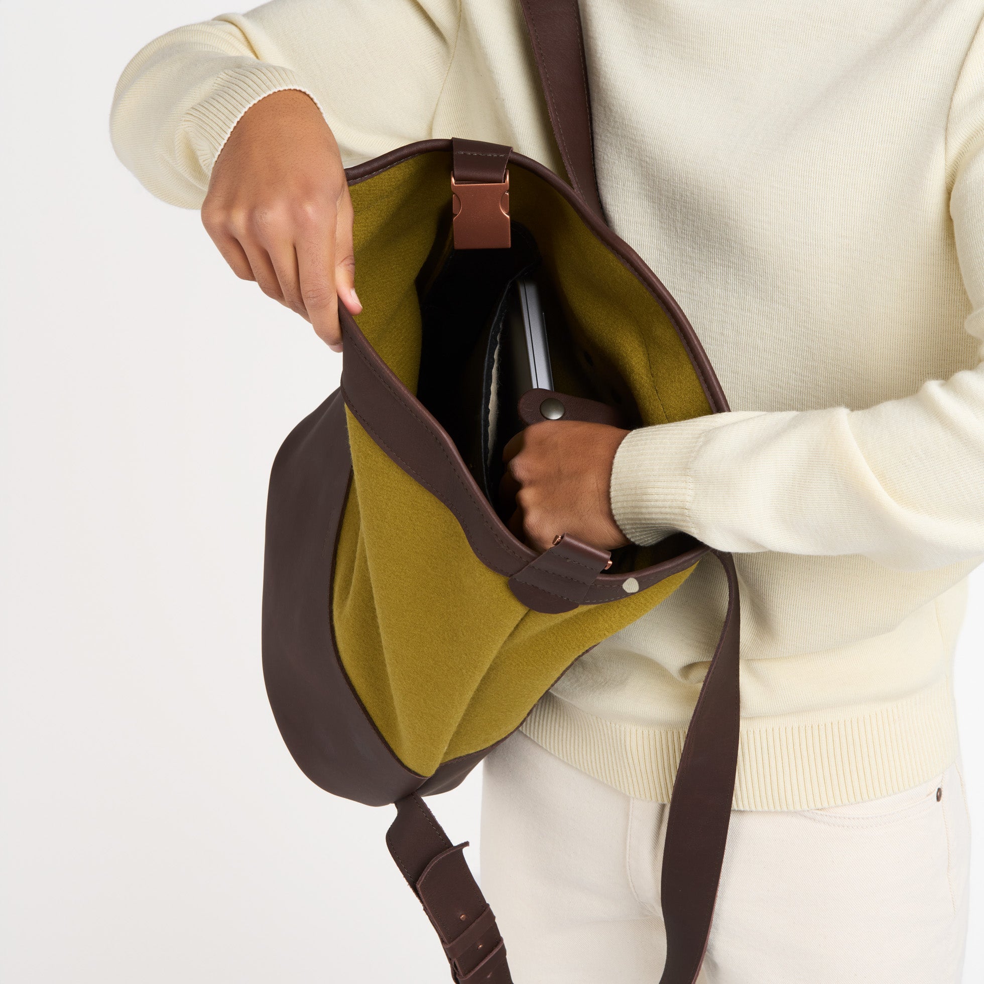 atelier-tuffery-sac-dos-causses-cuir-laine-fran-aise-olive image 7