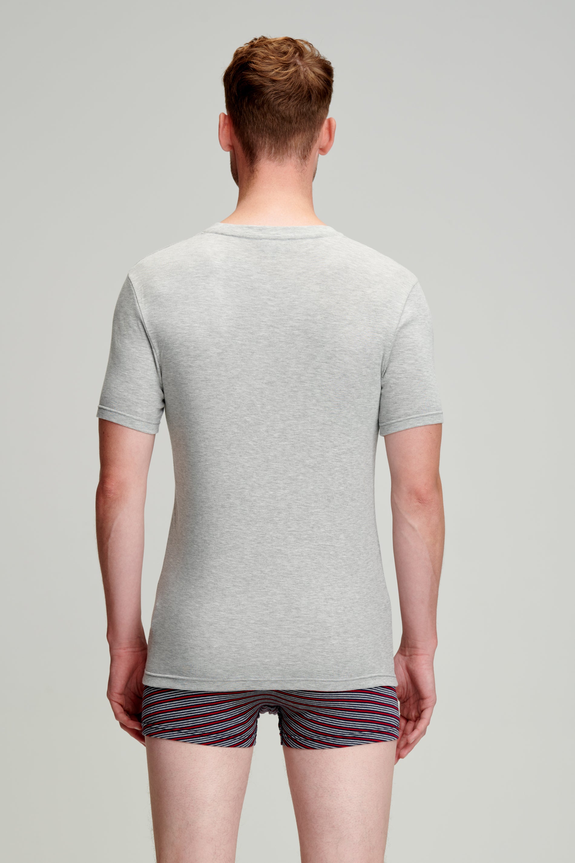 armor-lux-t-shirt-uni-homme-col-v-lyocell-et-coton image 2