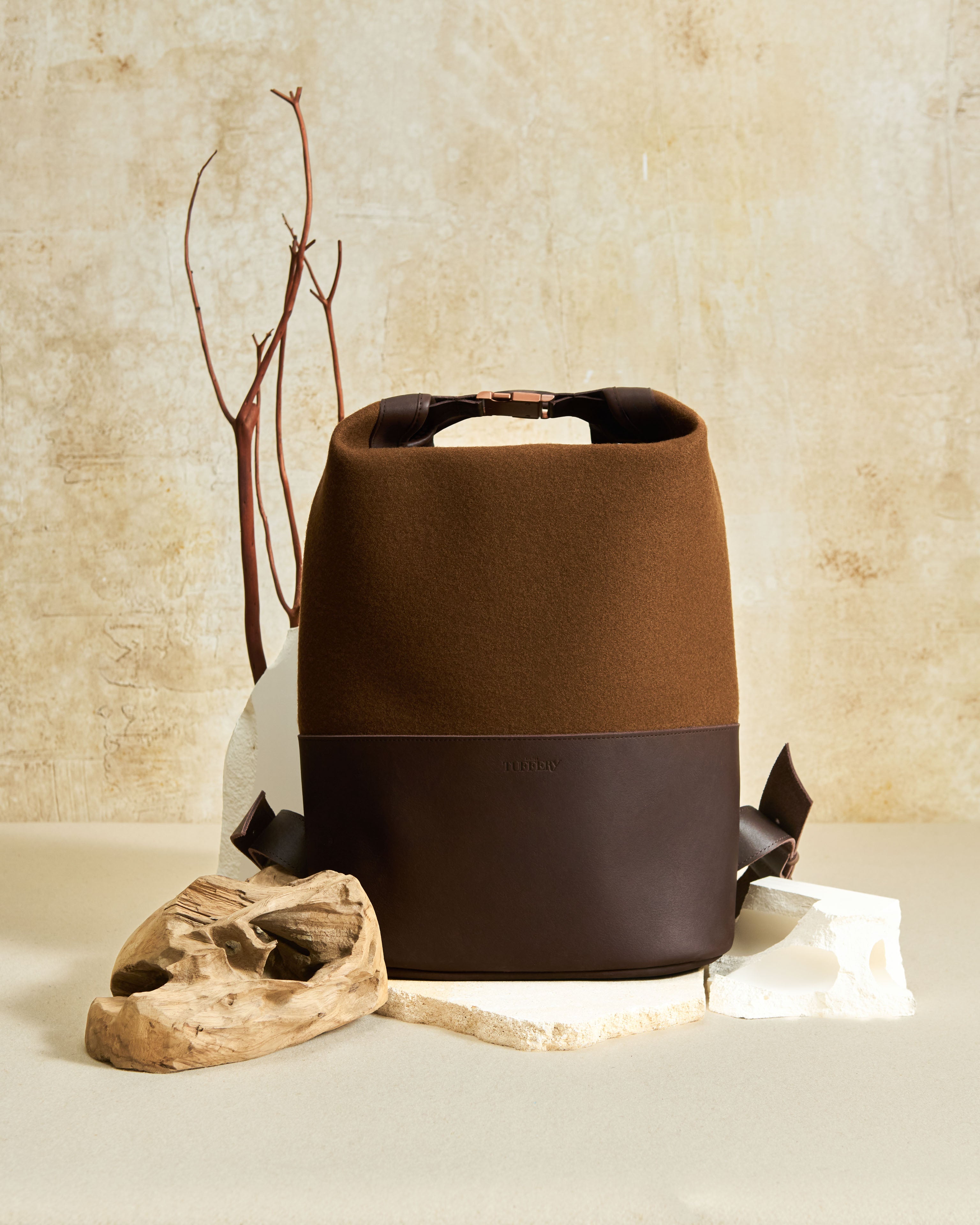 atelier-tuffery-sac-dos-causses-cuir-laine-fran-aise-chocolat image 2