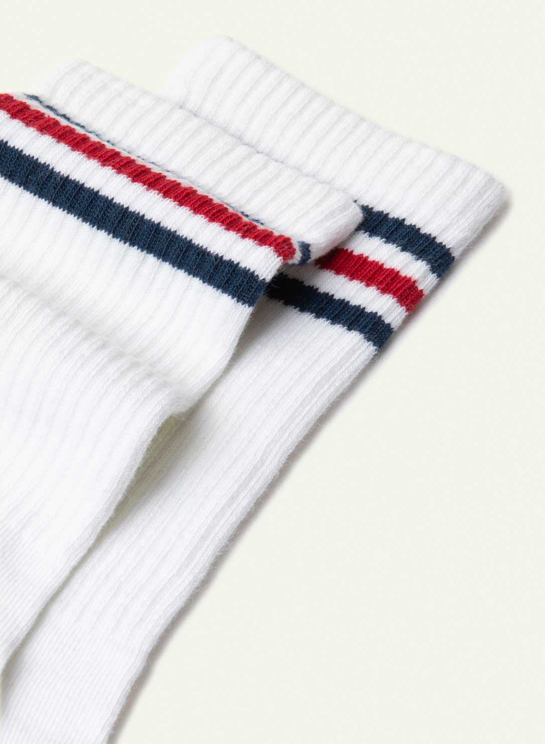 archiduchesse-bouclette-ray-e-marine-et-rouge-chaussettes-sport-blanches image 5