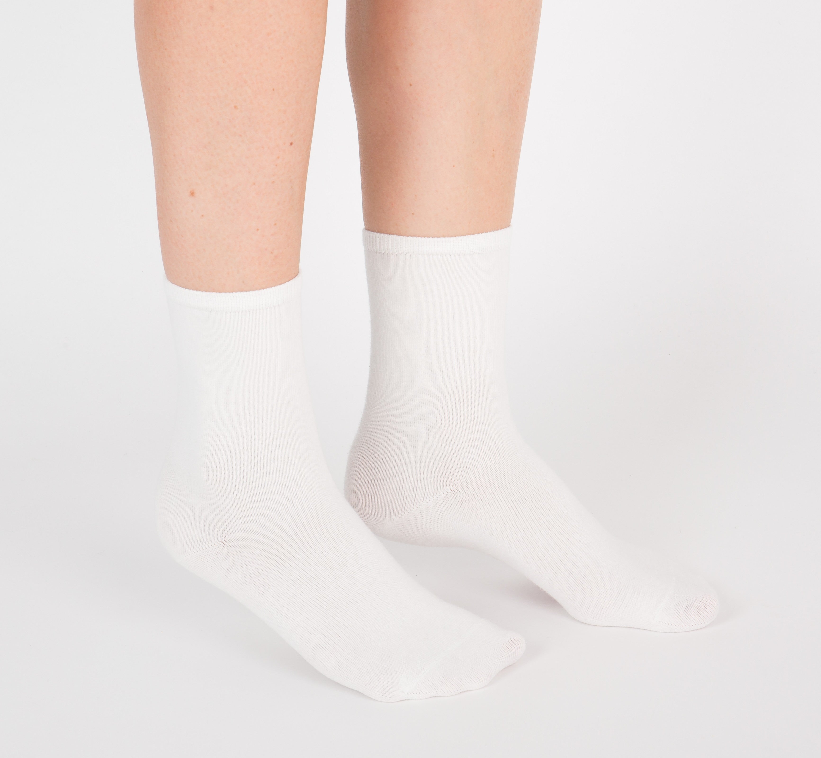 archiduchesse-blanc-mouton-chaussettes-courtes-blanches-unisexe image 6