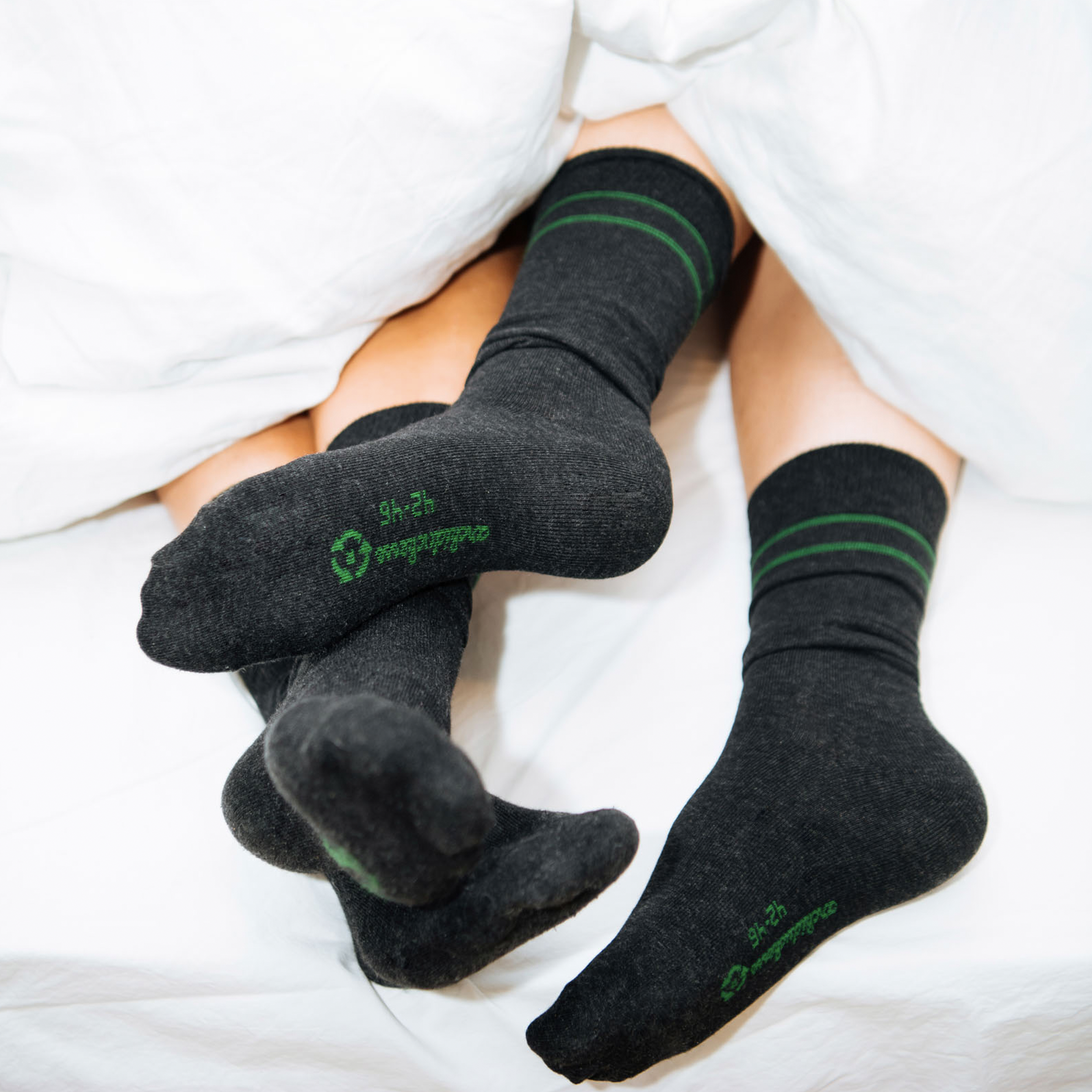 archiduchesse-re-n-e-chaussettes-recycl-es-grises-mi-hautes image 2