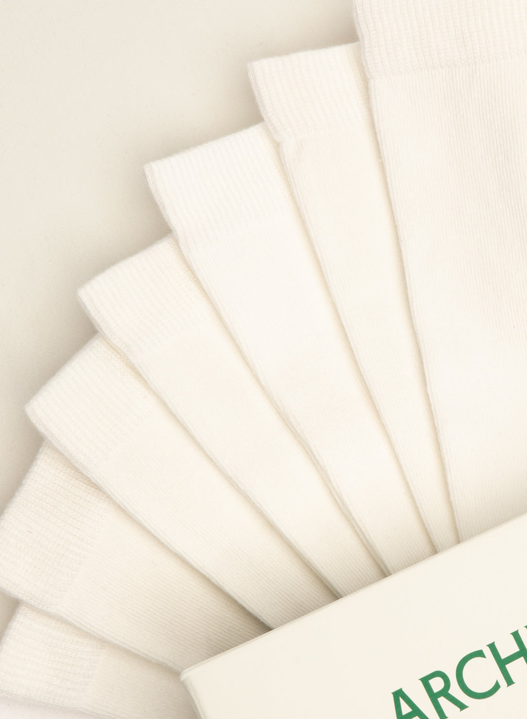 archiduchesse-semainier-de-ville-blanc-mouton-chaussettes-mi-hautes-coton image 3