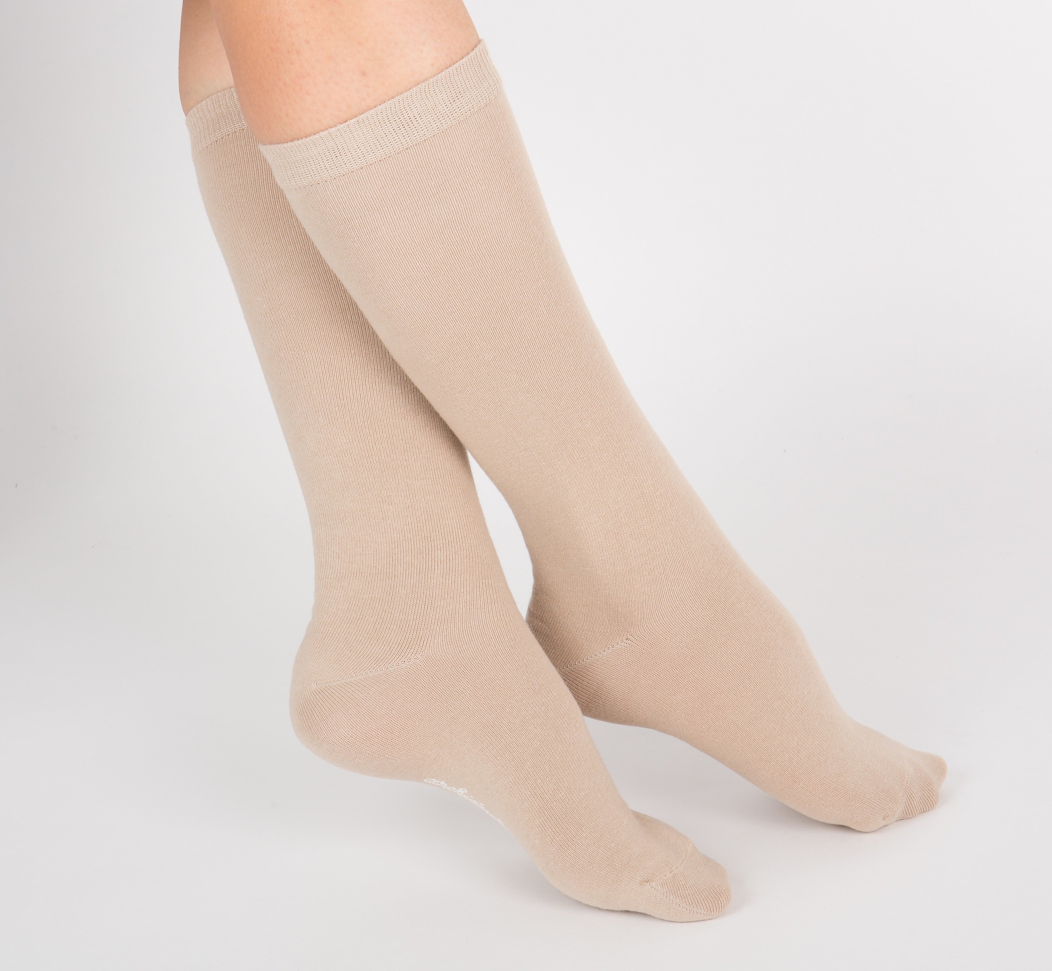 archiduchesse-de-ville-beige-caf-au-lait-chaussettes-mi-mollet image 5
