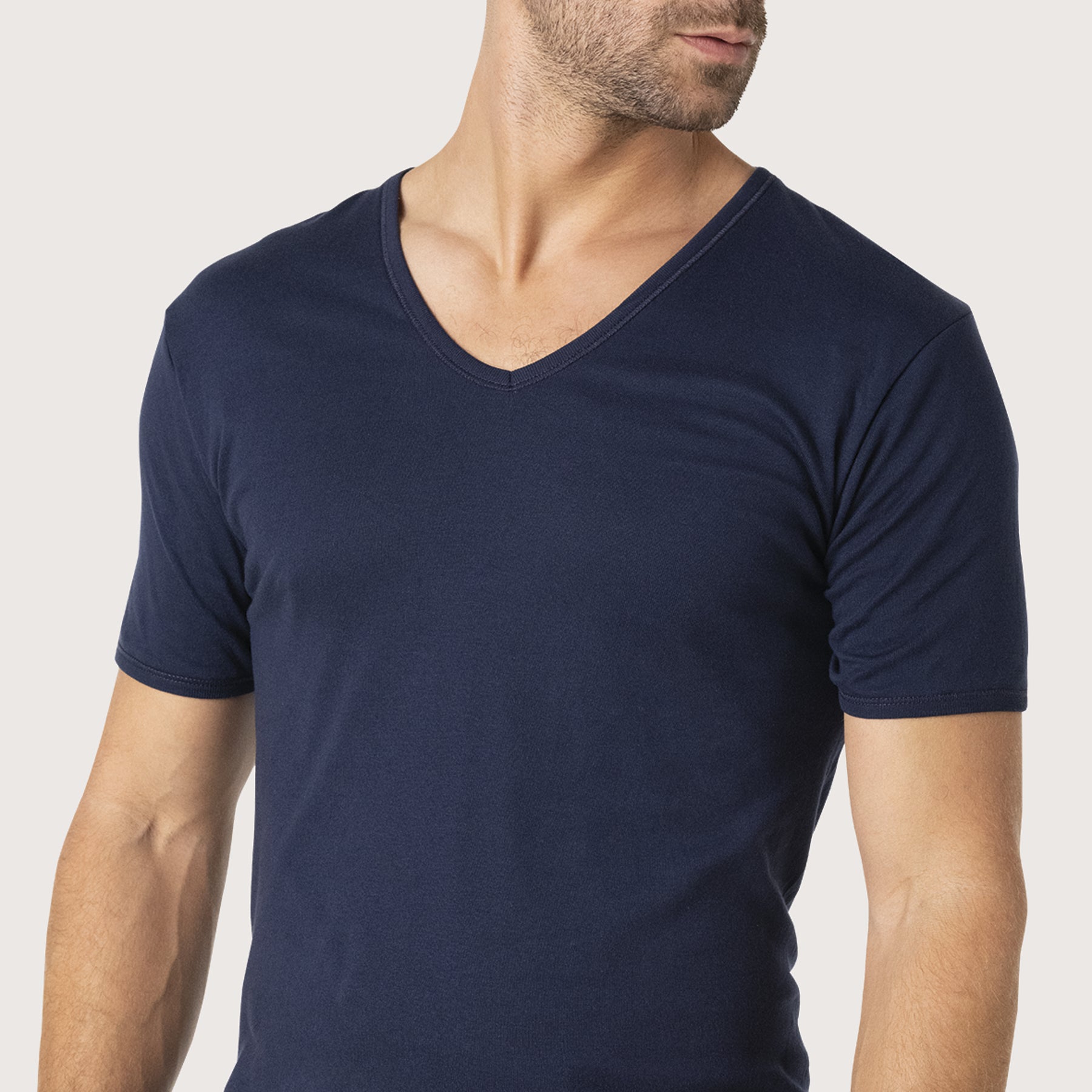 eminence-tee-shirt-col-v-homme-pur-coton-premium-marine image 2