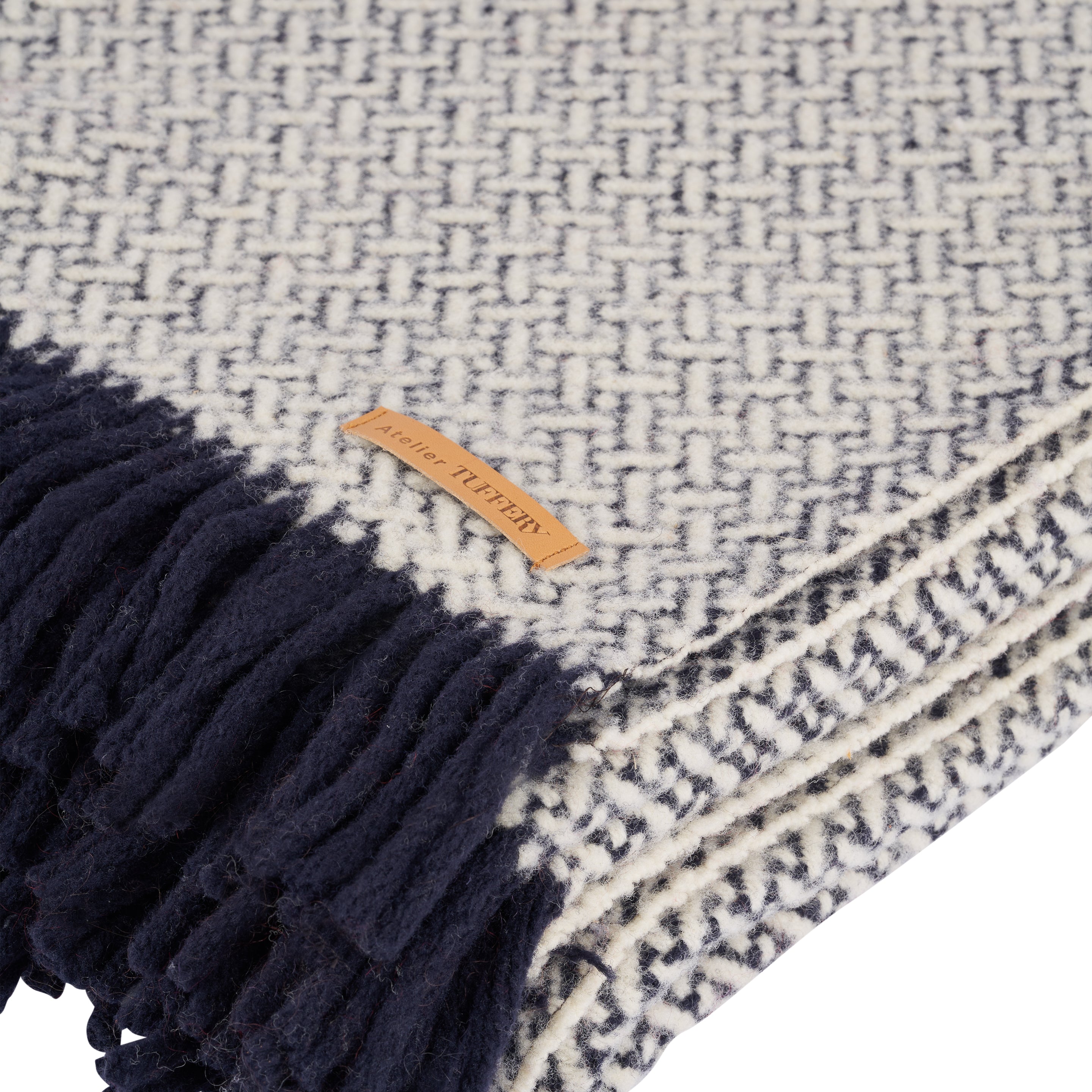 atelier-tuffery-causses-plaid-laine-naturelle-loz-re-motif-cannage image 2