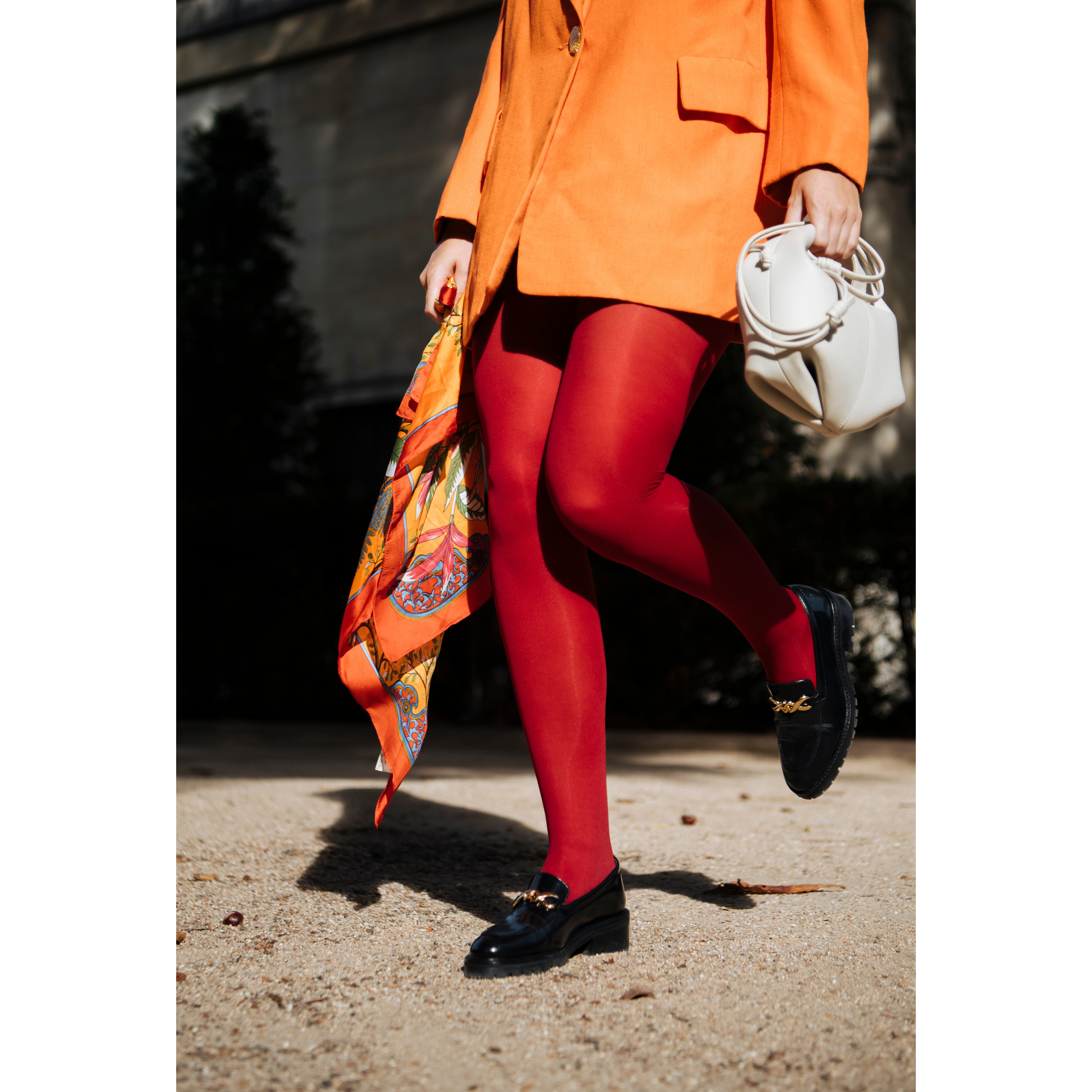 archiduchesse-rouge-carmin-collant-semi-opaque-40-deniers image 2